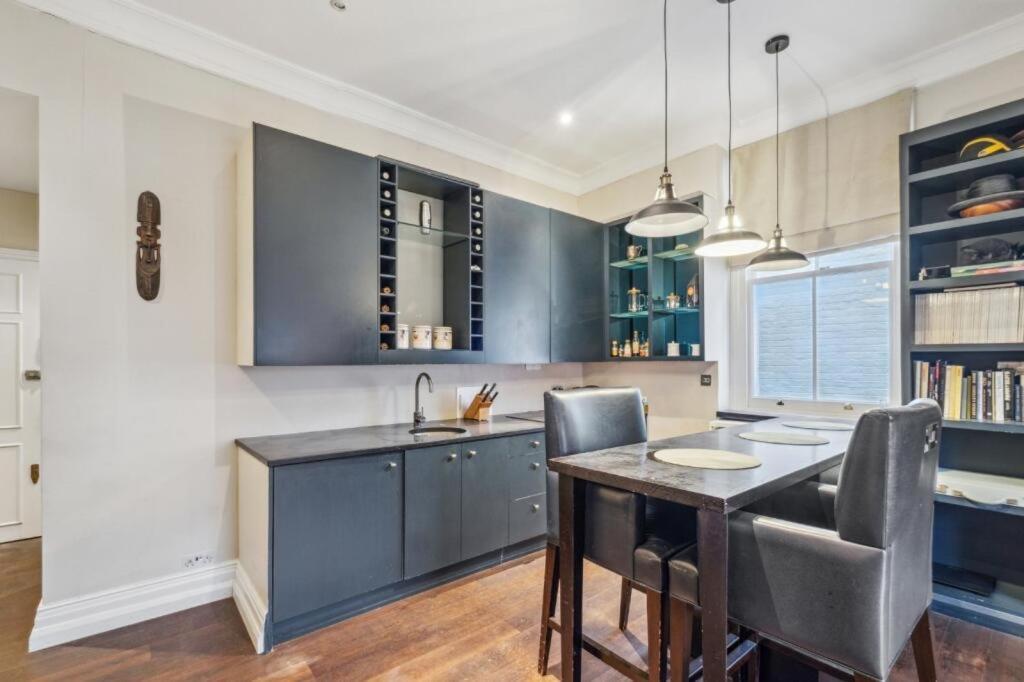 Ferienwohnung Charming And Full Of Character London Exterior foto